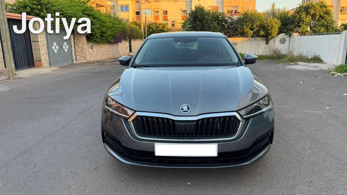 Skoda Octavia 2023 Diesel, 2/6