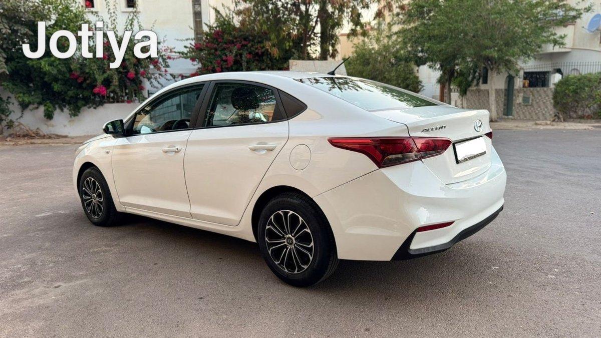Hyundai Accent 2021 Diesel, 2/9